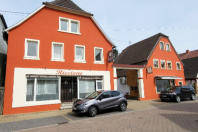 Neu gestaltete Fassade in mediterranem Stil