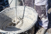 Symbolbild: Anrühren von Putz